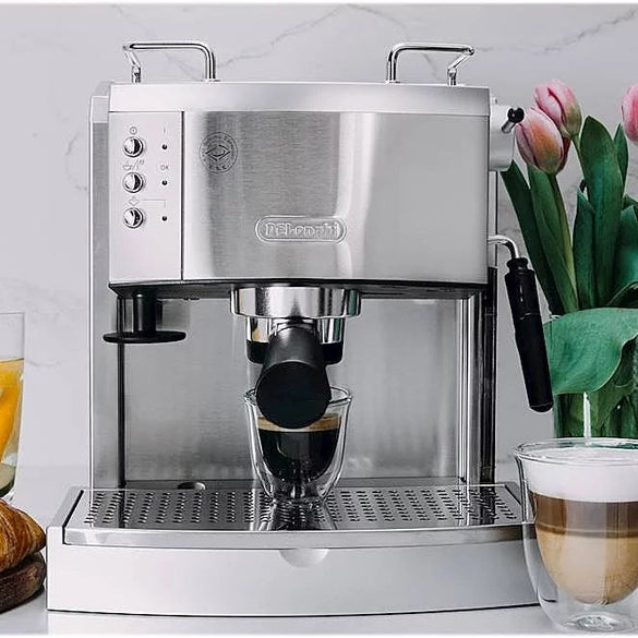 De’Longhi – Espresso Machine with 15 bars of pressure, Milk Frother and removable water tank – Stainless Steel
