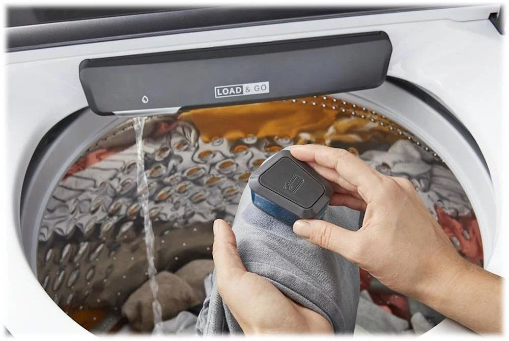 Whirlpool – 5.3 Cu. Ft. Smart Top Load Washer with Load & Go Dispenser – White