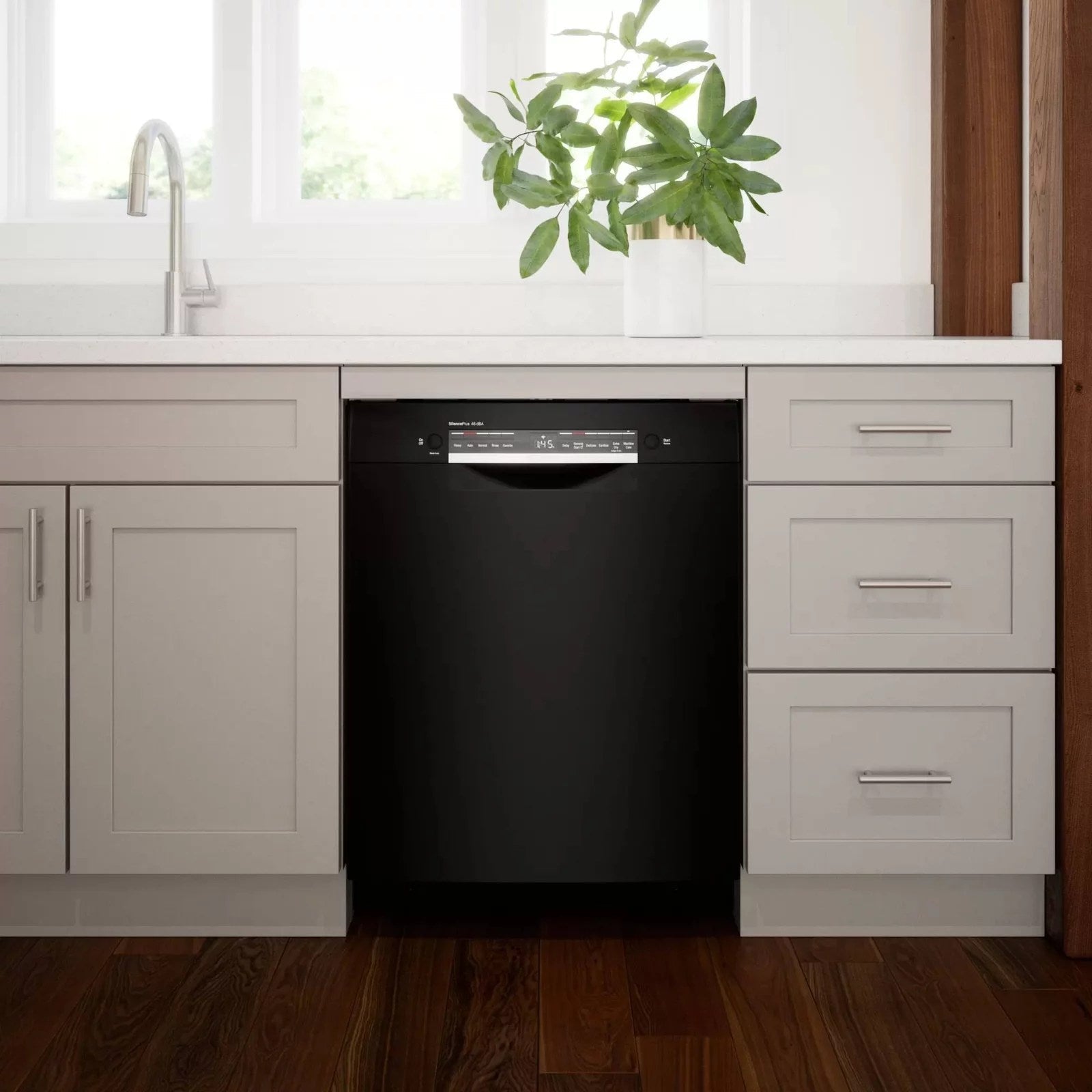 Bosch 300 Series 24″ Black Built in Dishwasher