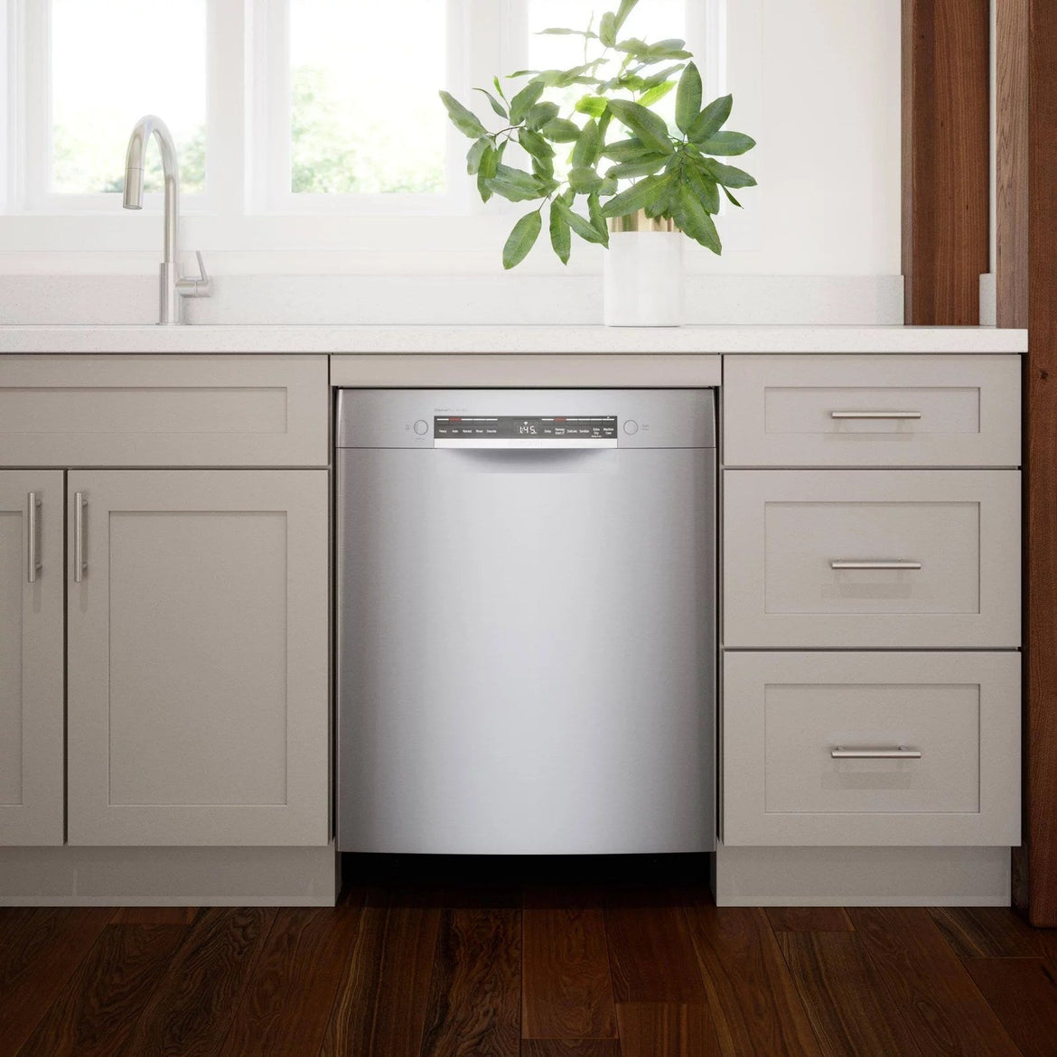 Bosch 300 Series 24″ Stainless Steel Built in Dishwasher-SGE53B55UC