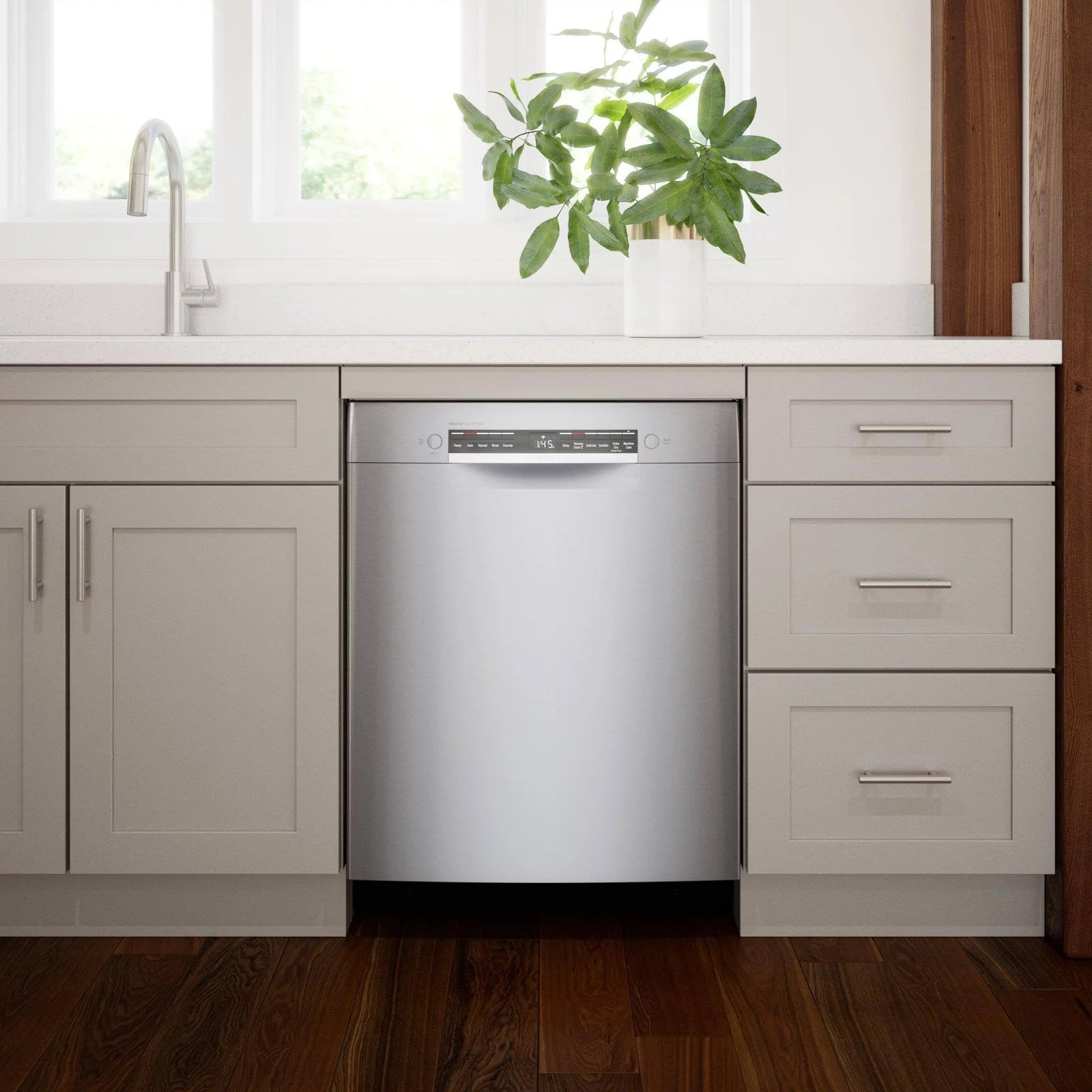 Bosch 300 Series 24″ Stainless Steel Built in Dishwasher-SGE53B55UC